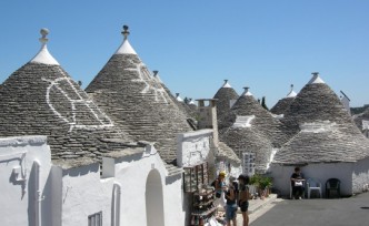 Alberobello-puglia-italy